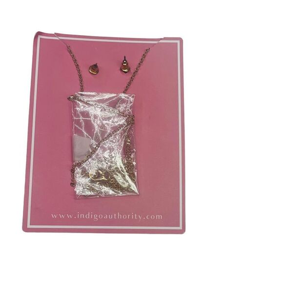 Indigo Authority Coral Necklace & Earrings Set - Picture 6 of 8